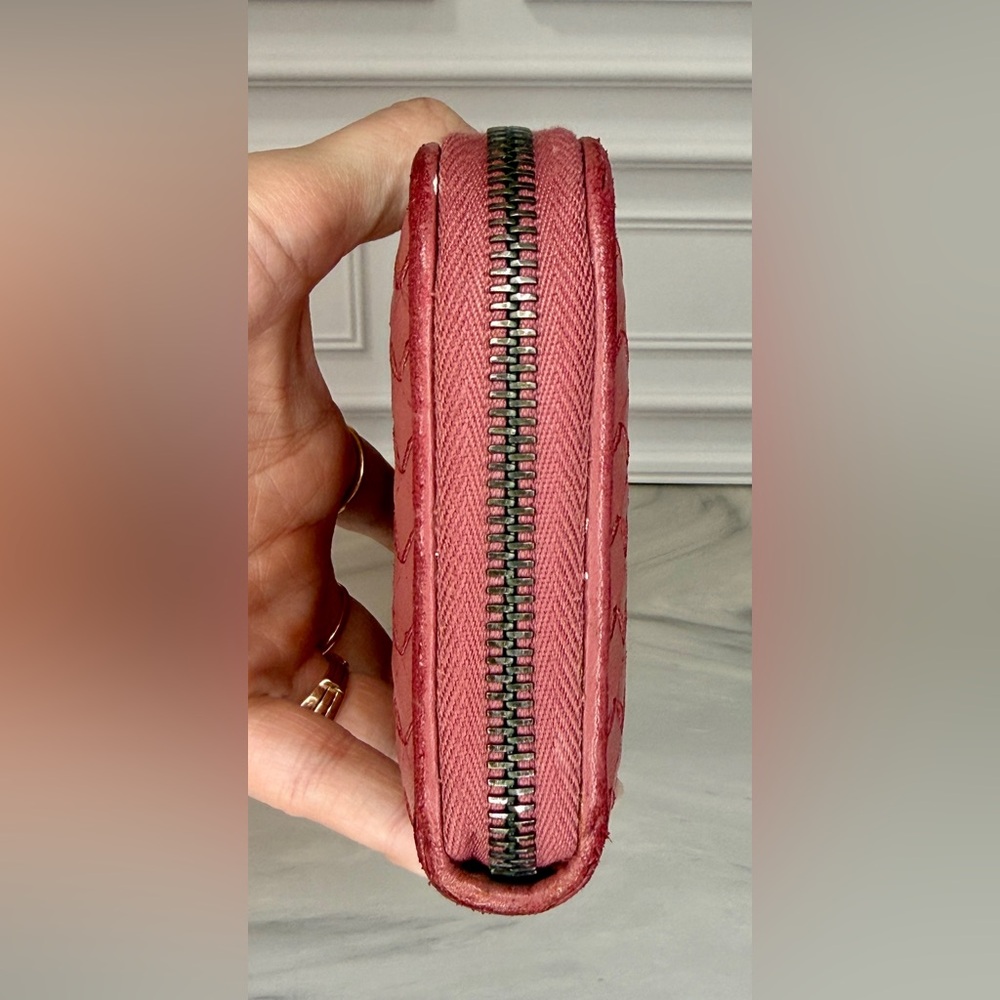 Bottega Veneta Dusty Rose Intrecciato Leather Long Zip Wallet | Full Inclusion - Picture 5 of 14